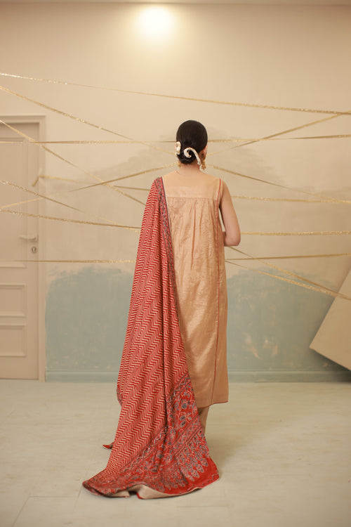 Copper gold tissue sleeveless pocket style suit set