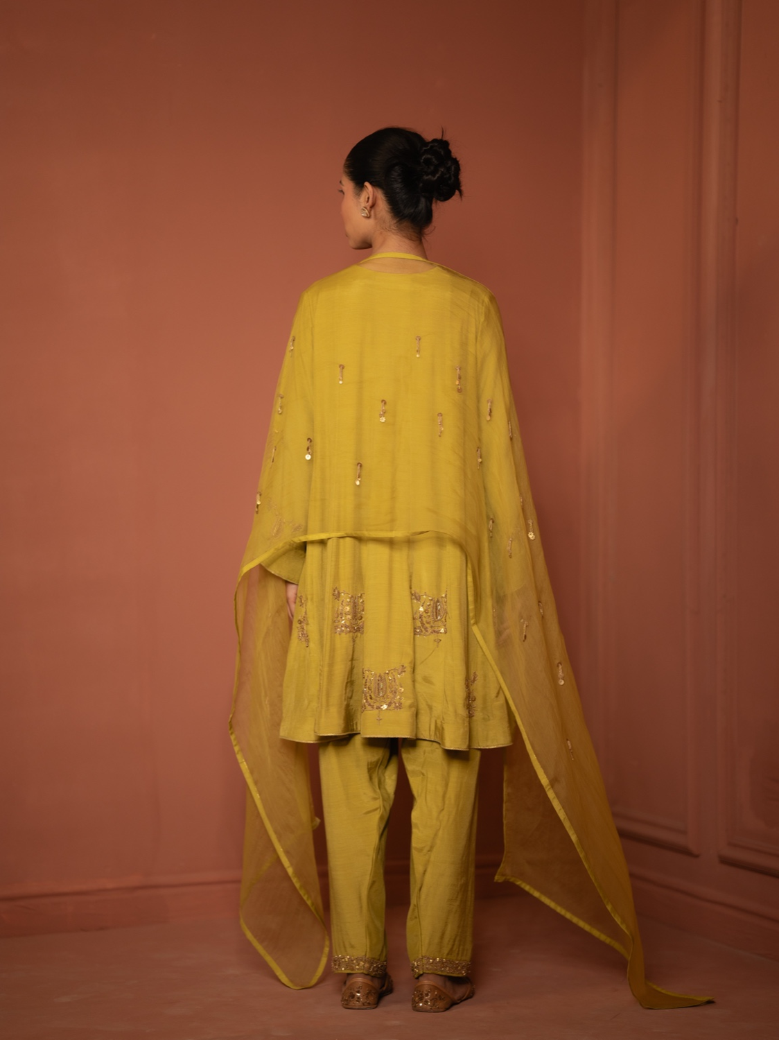 Sunehri Anarkali Set