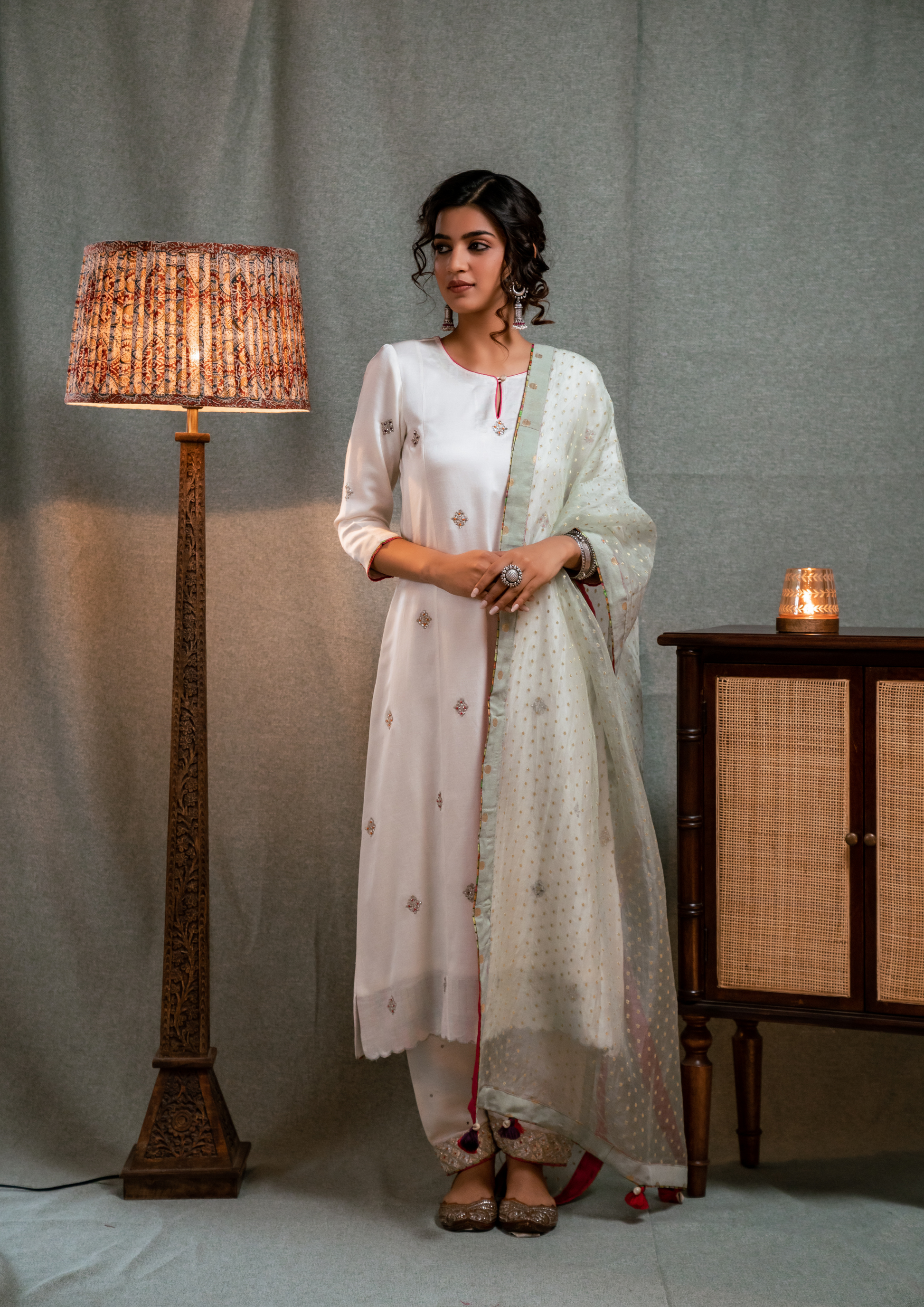Off White Hand Embroidered Kurta with Pakistani Salwar Silk Organza Dupatta