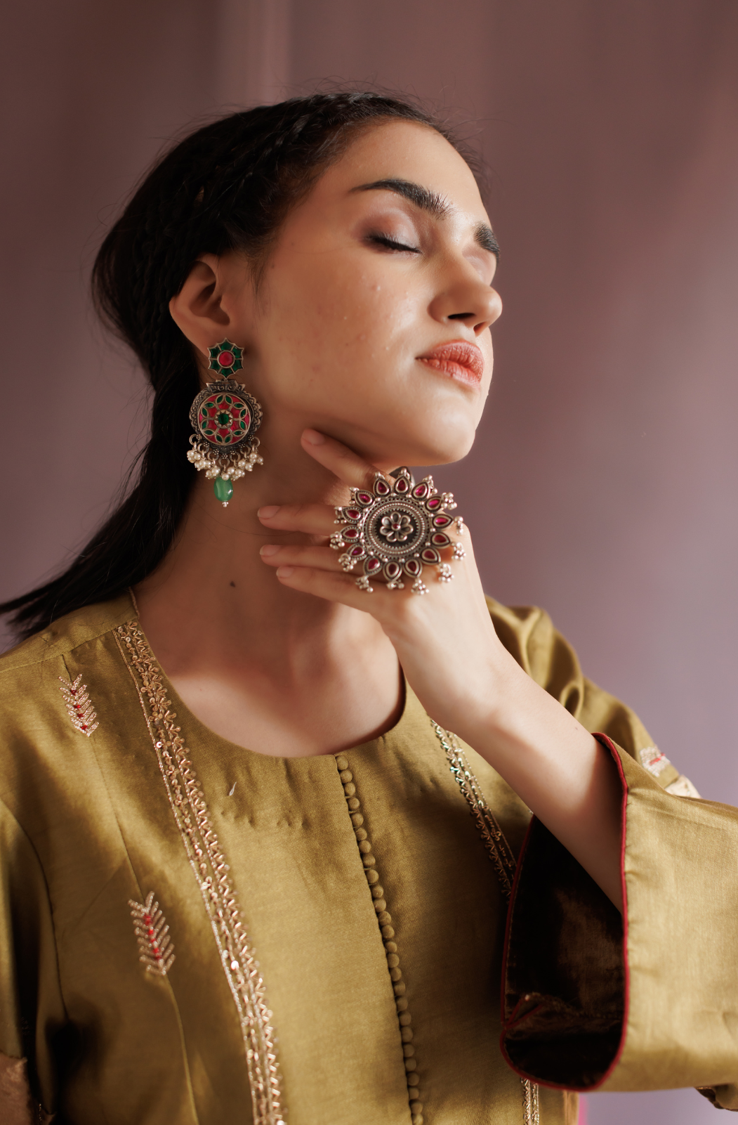Mehndi green chanderi kurta with chudidar and velvet ohdni